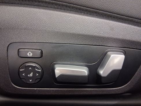 Used 2020 BMW 330i Sedan w/ Convenience Package image 13