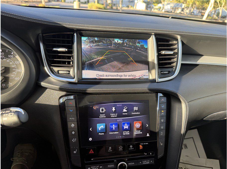 Used 2019 INFINITI QX50 Luxe w/ Navigation Package FWD image 12