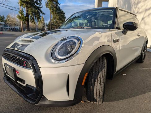 Used 2023 MINI Cooper S image 3