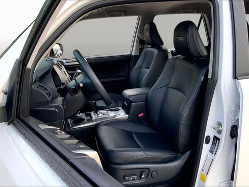 Used 2024 Toyota 4Runner TRD Sport AWD/4WD image 8