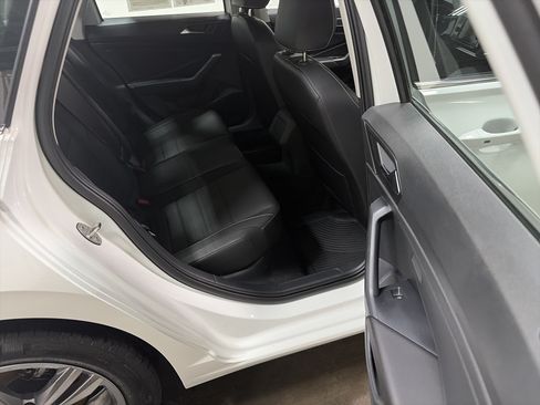 Certified 2023 Volkswagen Jetta SE FWD image 27