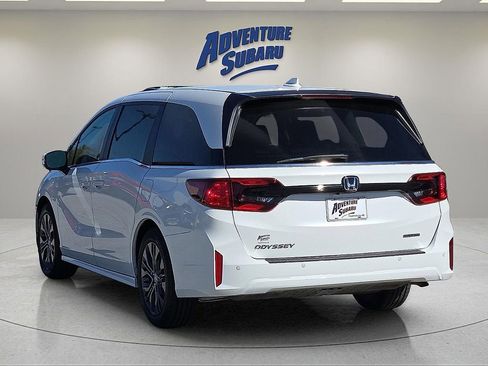 Used 2025 Honda Odyssey Touring image 5