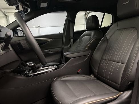 Used 2025 Buick Envista Avenir FWD image 19