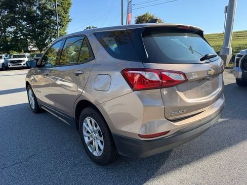 Used 2019 Chevrolet Equinox LS FWD image 3