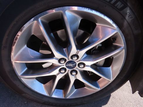 Used 2016 Ford Edge Titanium w/ Equipment Group 302A image 18