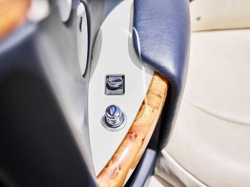 Used 2009 Rolls-Royce Phantom Drophead Coupe RWD image 42