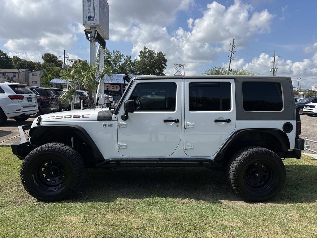 Used 2017 Jeep Wrangler Unlimited Sport w/ Connectivity Group AWD/4WD image 4
