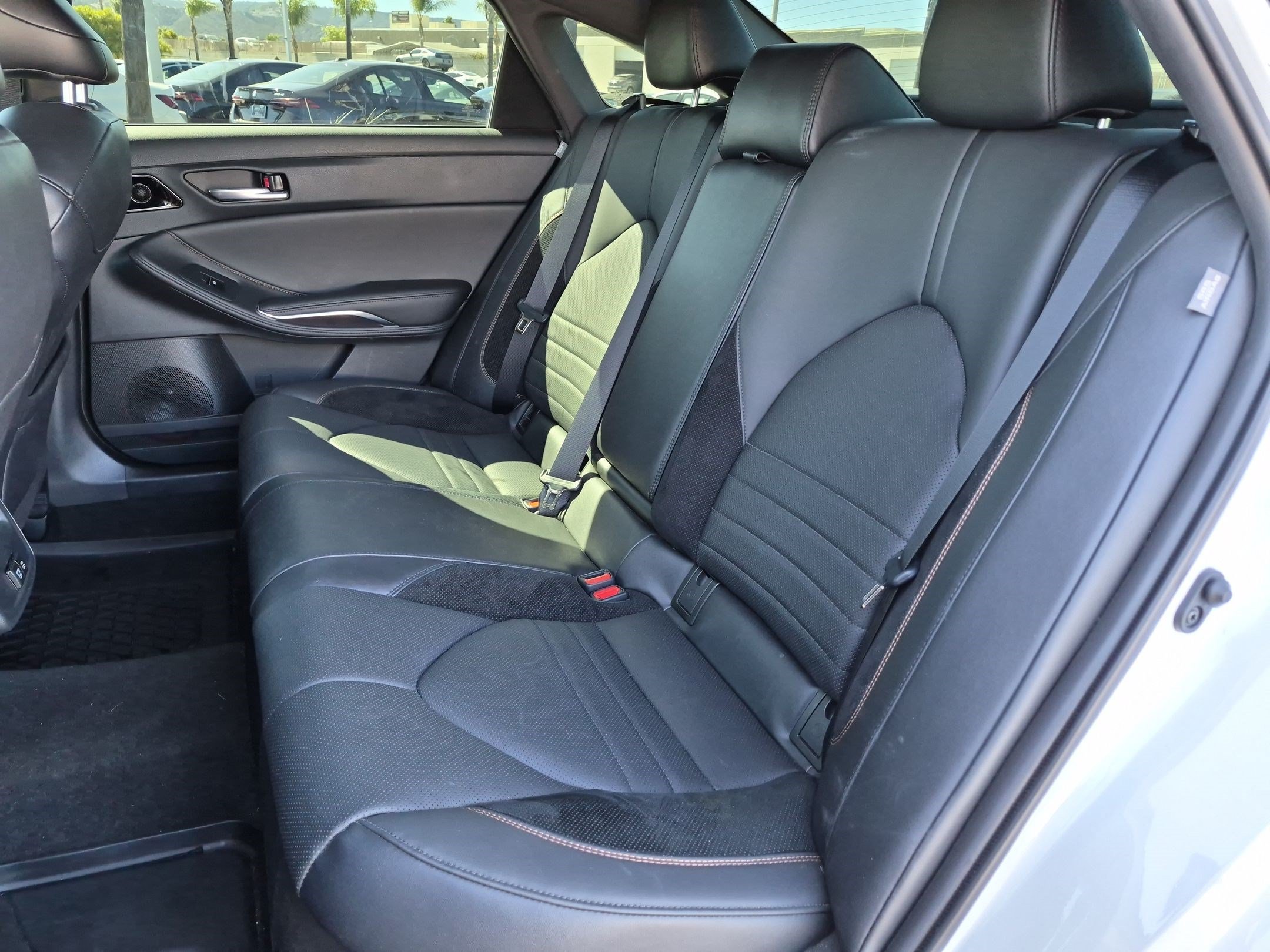 Used 2022 Toyota Avalon XSE FWD image 31