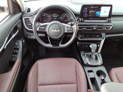 Used 2023 Kia Seltos SX image 10