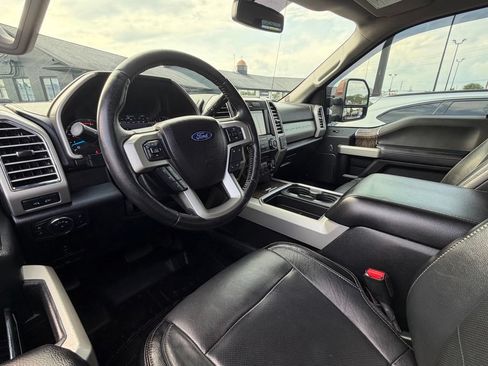 Used 2017 Ford F250 Lariat w/ Lariat Value Package AWD/4WD image 15