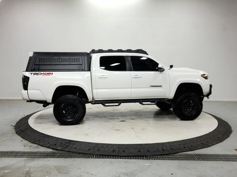 Used 2023 Toyota Tacoma TRD Sport AWD/4WD image 9