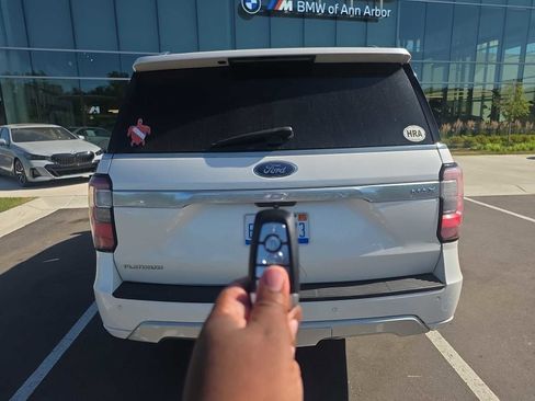 Used 2018 Ford Expedition Max Platinum AWD/4WD image 7