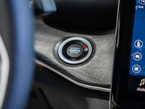 Certified 2024 Jeep Grand Cherokee L Limited w/ Luxury Tech Group II image 27