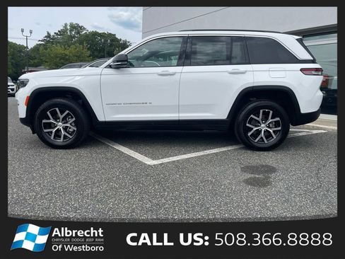 New 2025 Jeep Grand Cherokee Limited AWD/4WD image 2