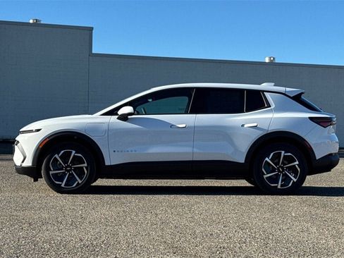 New 2026 Chevrolet Equinox EV LT image 7