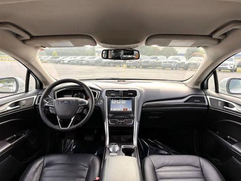 Used 2018 Ford Fusion SE w/ Equipment Group 602A FWD image 26