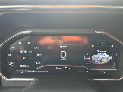 Used 2024 GMC Sierra 1500 Denali AWD/4WD image 8