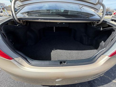 Used 2012 Toyota Camry LE image 17