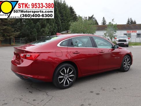 Used 2017 Chevrolet Malibu LT FWD image 8