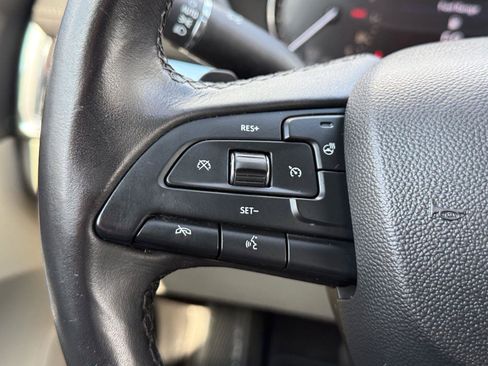 Used 2019 Cadillac XT4 Luxury w/ Cold Weather Package image 26