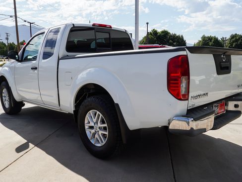 Used 2019 Nissan Frontier SV AWD/4WD image 6