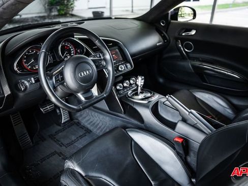 Used 2010 Audi R8 V10 AWD/4WD image 2