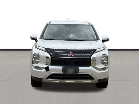 Used 2022 Mitsubishi Outlander SE FWD image 2