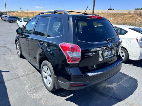 Used 2015 Subaru Forester 2.5i Premium w/ All-Weather Package AWD/4WD image 4