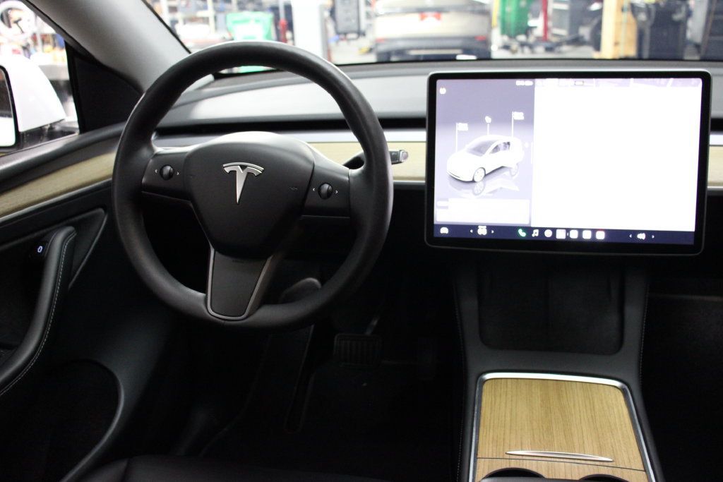 Used 2023 Tesla Model Y Long Range AWD/4WD image 6