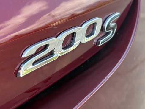 Used 2016 Chrysler 200 S FWD image 9