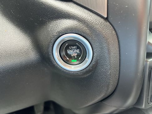 Used 2020 GMC Sierra 2500 Denali w/ Denali Ultimate Package AWD/4WD image 17