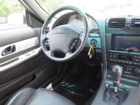 Used 2002 Ford Thunderbird RWD image 12