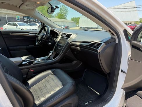 Used 2013 Ford Fusion SE FWD image 11