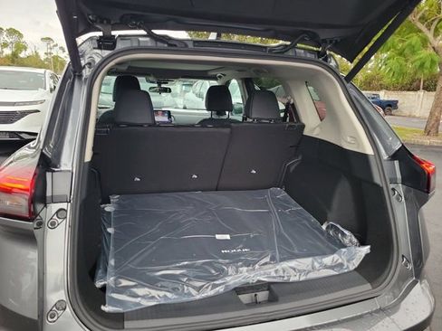 New 2026 Nissan Rogue SV FWD image 5