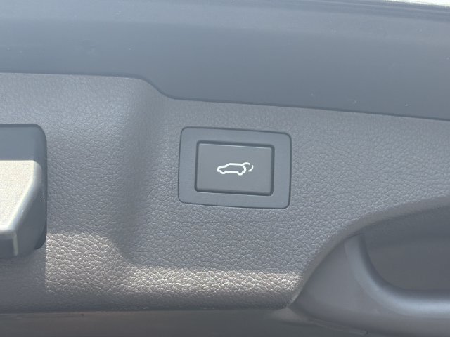 Used 2018 Hyundai Santa Fe Sport w/ 2.4L Tech Package 04 AWD/4WD image 21