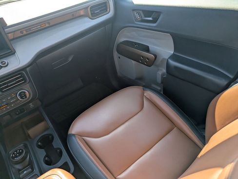 Used 2023 Ford Maverick Lariat w/ Lariat Luxury Package AWD/4WD image 17