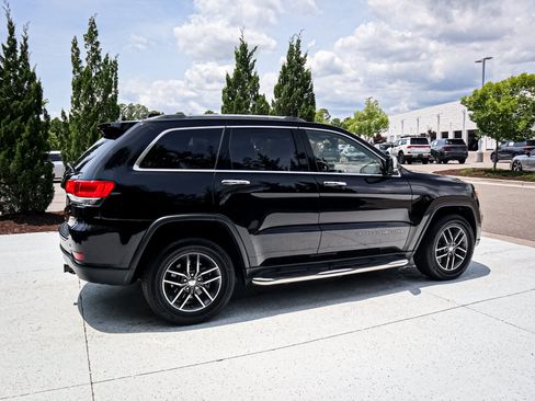 Used 2018 Jeep Grand Cherokee Limited AWD/4WD image 11