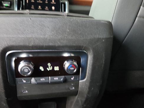 Used 2025 GMC Yukon Denali AWD/4WD image 22