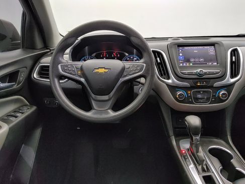 Used 2022 Chevrolet Equinox LS w/ LS Convenience Package FWD image 22