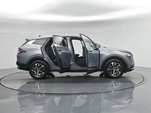 Used 2023 Kia Sportage EX image 5