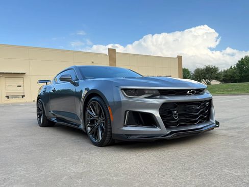 Used 2020 Chevrolet Camaro ZL1 RWD image 7