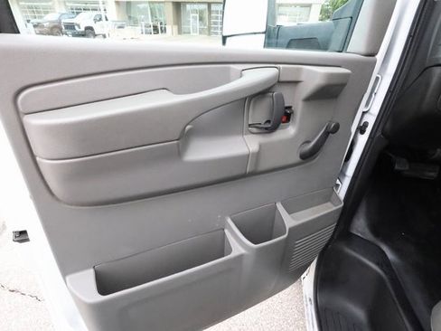 Used 2015 Chevrolet Express 3500 Extended image 7