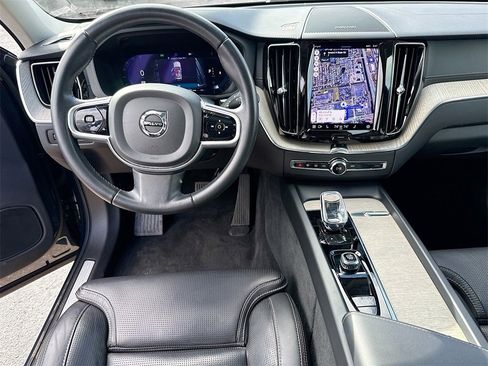 Used 2022 Volvo XC60 B6 Inscription w/ Advanced Package image 25