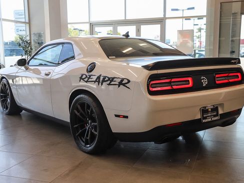 Used 2023 Dodge Challenger SRT Hellcat w/ Driver Convenience Group RWD image 8