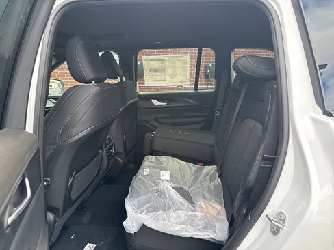 New 2025 Jeep Grand Cherokee Laredo X w/ Trailer Tow Package image 23