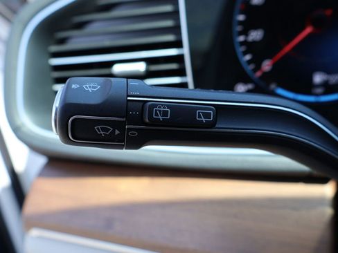 Used 2021 Mercedes-Benz GLE 450 4MATIC w/ AMG Line Exterior image 49