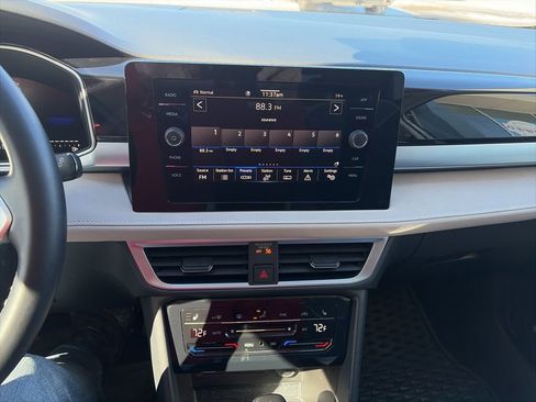 Certified 2025 Volkswagen Taos SE AWD/4WD image 19