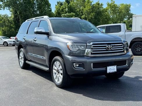 Used 2019 Toyota Sequoia Platinum AWD/4WD image 2
