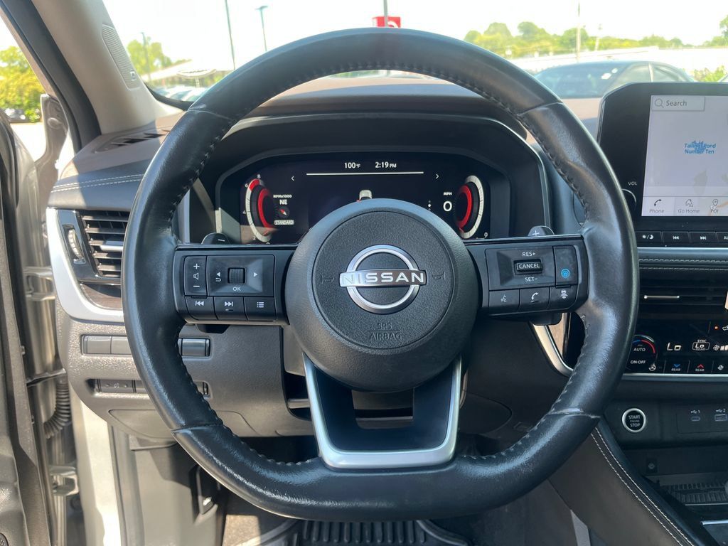 Used 2023 Nissan Rogue Platinum w/ Platinum Premium Package FWD image 26