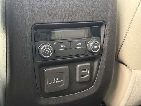 Used 2021 Buick Enclave Essence w/ Sport Touring Edition image 17